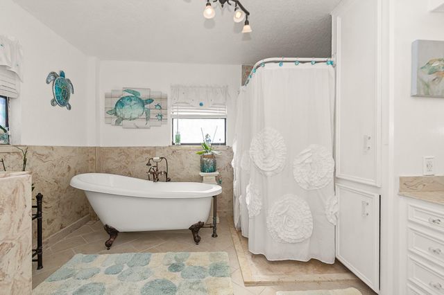 222 Fishermans Isle, Brazoria, TX 77422