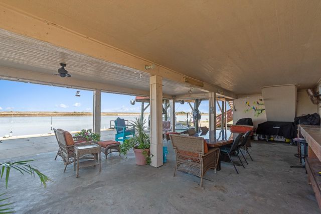 222 Fishermans Isle, Brazoria, TX 77422