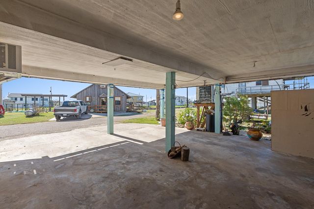 222 Fishermans Isle, Brazoria, TX 77422