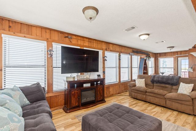 222 Fishermans Isle, Brazoria, TX 77422