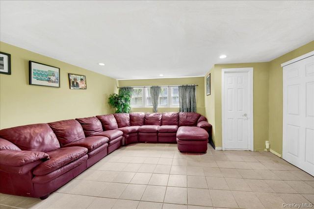 1 Forest Lane, Salisbury Mills, NY 12577