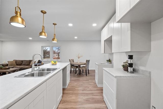 2505 E 40th Street, Des Moines, IA 50317