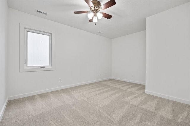 2505 E 40th Street, Des Moines, IA 50317