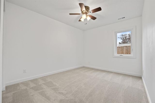 2505 E 40th Street, Des Moines, IA 50317