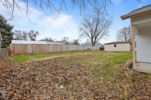 2505 E 40th Street, Des Moines, IA 50317