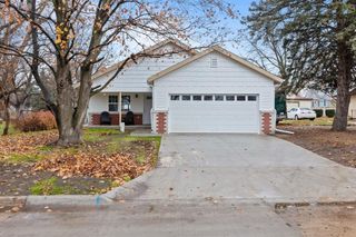 2505 E 40th Street, Des Moines, IA 50317