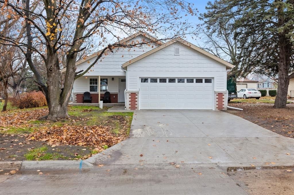 2505 E 40th Street, Des Moines, IA 50317