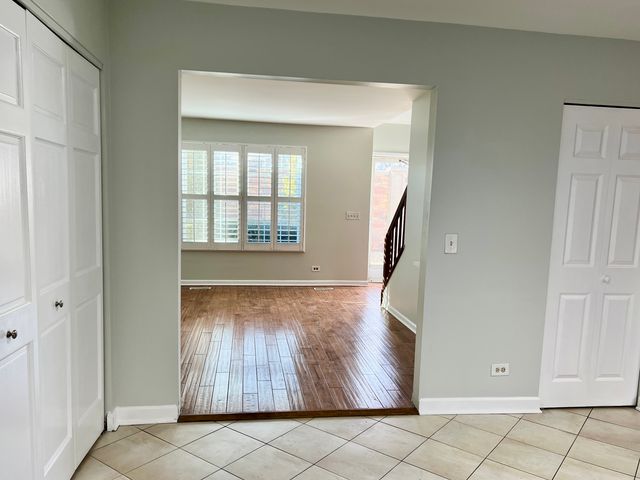 645 Le Parc Circle, Buffalo Grove, IL 60089