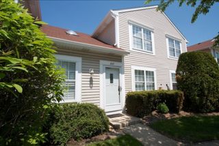 645 Le Parc Circle, Buffalo Grove, IL 60089