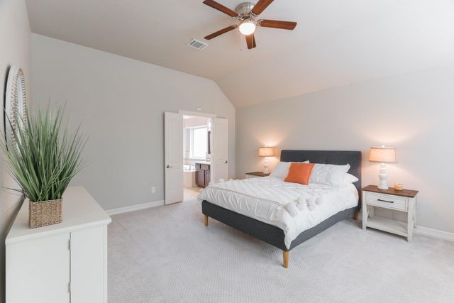 198 Hearthshire Circle, The Woodlands, TX 77354