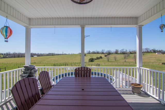 386 Oakland Lane, Harrodsburg, KY 40330