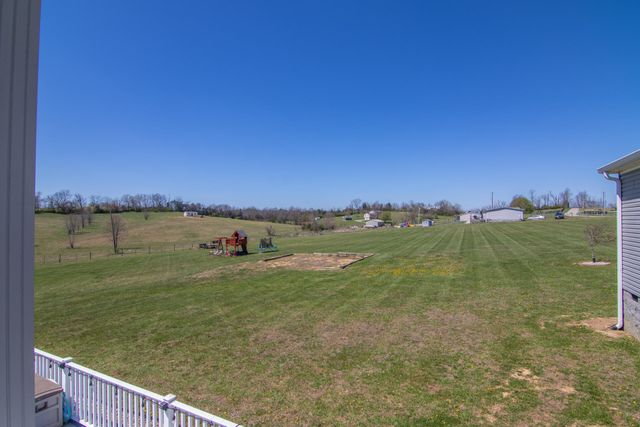 386 Oakland Lane, Harrodsburg, KY 40330