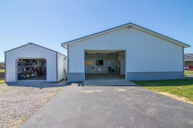 386 Oakland Lane, Harrodsburg, KY 40330