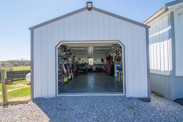 386 Oakland Lane, Harrodsburg, KY 40330