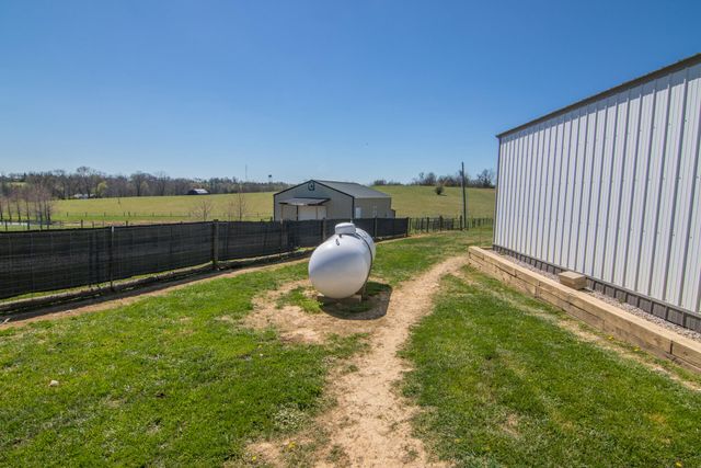 386 Oakland Lane, Harrodsburg, KY 40330
