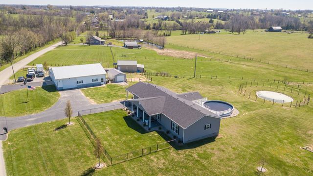 386 Oakland Lane, Harrodsburg, KY 40330