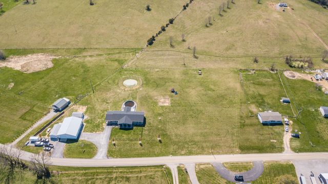 386 Oakland Lane, Harrodsburg, KY 40330
