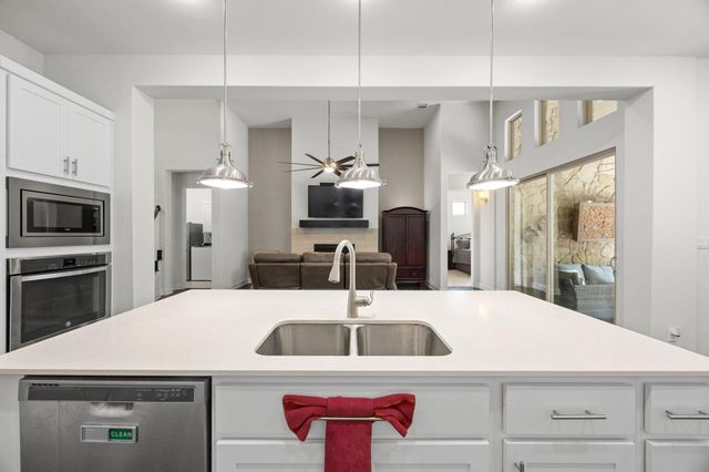 640 Goodnight TRL, Dripping Springs, TX 78620