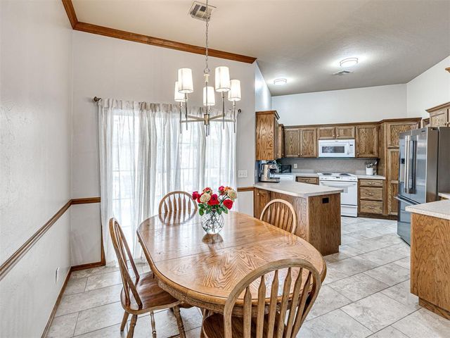 2009 Emerald Brook Court, Edmond, OK 73003