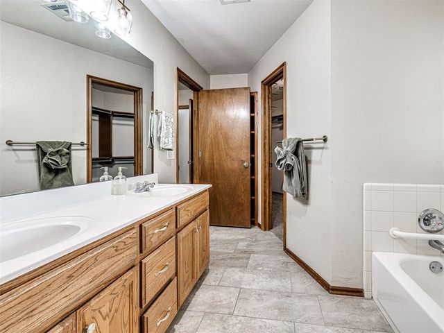 2009 Emerald Brook Court, Edmond, OK 73003