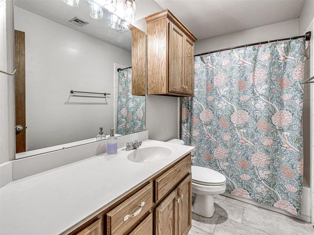 2009 Emerald Brook Court, Edmond, OK 73003