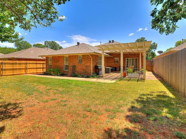2009 Emerald Brook Court, Edmond, OK 73003