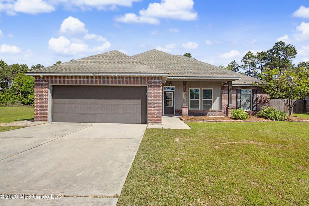 12832 Jackson Lee Drive, Ocean Springs, MS 39564