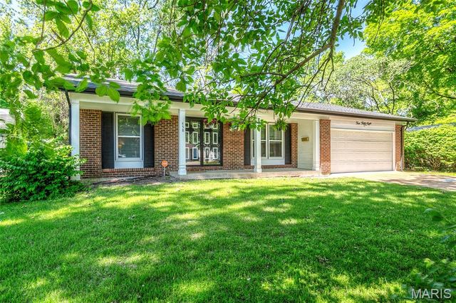 458 Queen Ann Drive, Hazelwood, MO 63042
