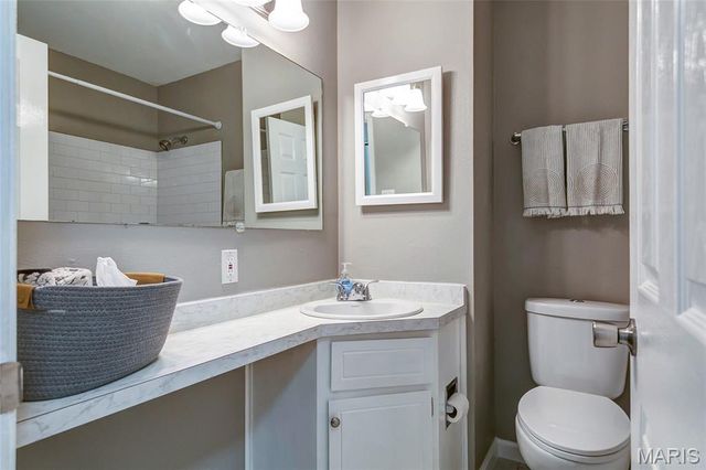 458 Queen Ann Drive, Hazelwood, MO 63042