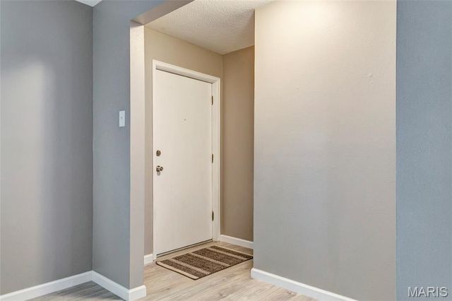 458 Queen Ann Drive, Hazelwood, MO 63042