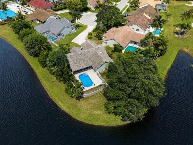 6031 Wedgewood Village Circle, Greenacres, FL 33463