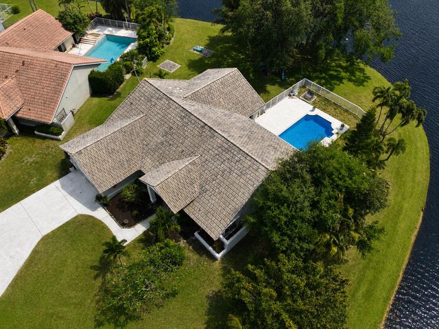 6031 Wedgewood Village Circle, Greenacres, FL 33463