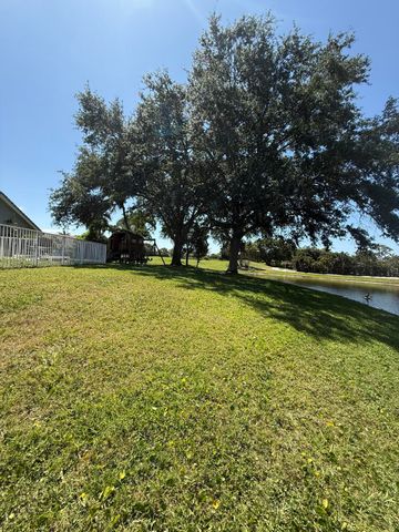 6031 Wedgewood Village Circle, Greenacres, FL 33463