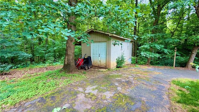 2224 E Old US Highway 421, Yadkinville, NC 27055