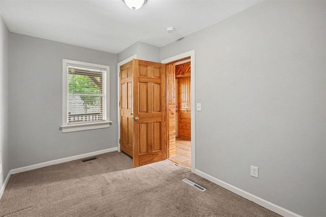 536 E Oakridge Street, Ferndale, MI 48220