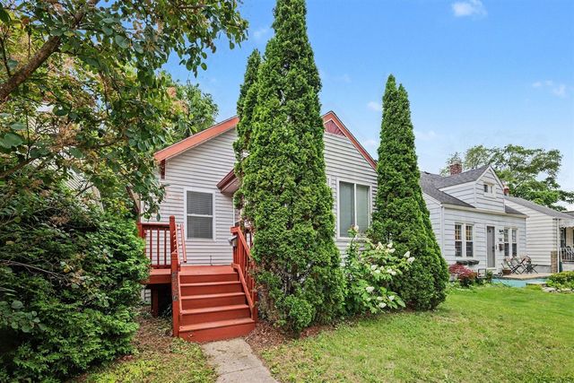536 E Oakridge Street, Ferndale, MI 48220