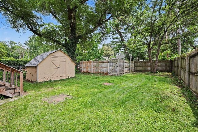 536 E Oakridge Street, Ferndale, MI 48220