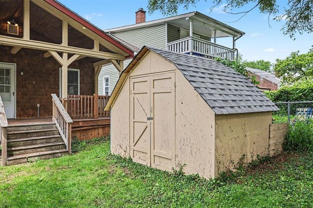 536 E Oakridge Street, Ferndale, MI 48220