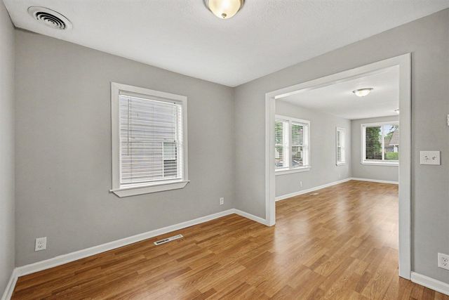 536 E Oakridge Street, Ferndale, MI 48220