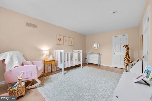 235 WILLOW AVE, Wayne, PA 19087
