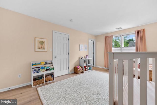 235 WILLOW AVE, Wayne, PA 19087