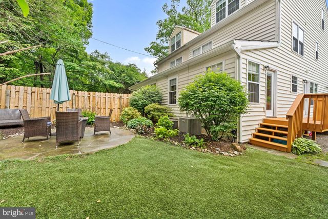 235 WILLOW AVE, Wayne, PA 19087