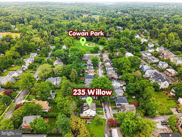 235 WILLOW AVE, Wayne, PA 19087