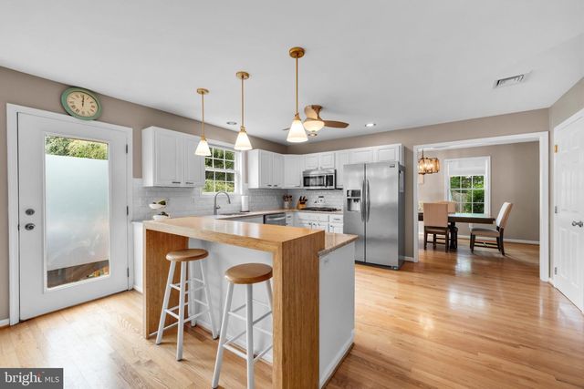 235 WILLOW AVE, Wayne, PA 19087