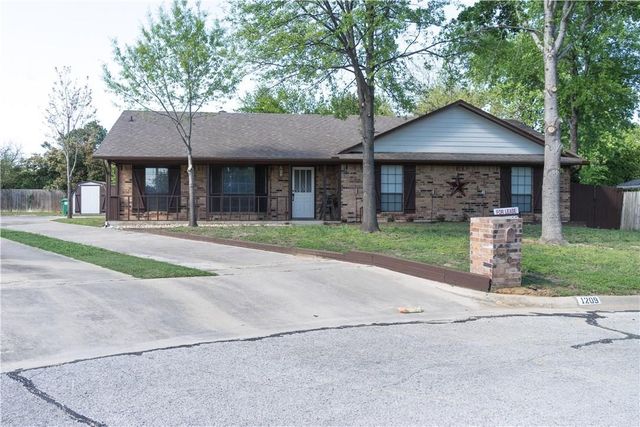 1209 Olmos Creek Place, Denton, TX 76205