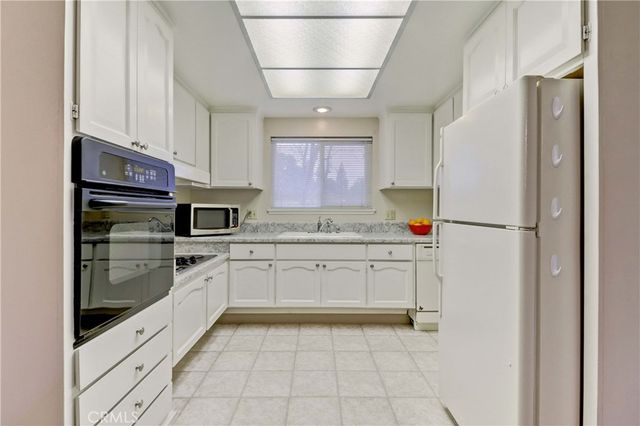 835 Ronda Sevilla O, Laguna Woods, CA 92637