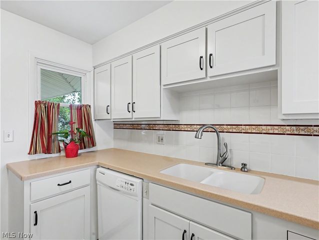 2115 Daniels Avenue, Akron, OH 44312