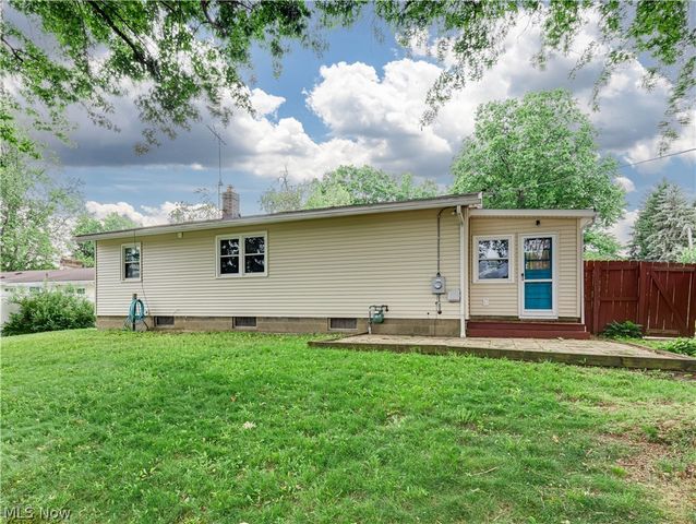 2115 Daniels Avenue, Akron, OH 44312