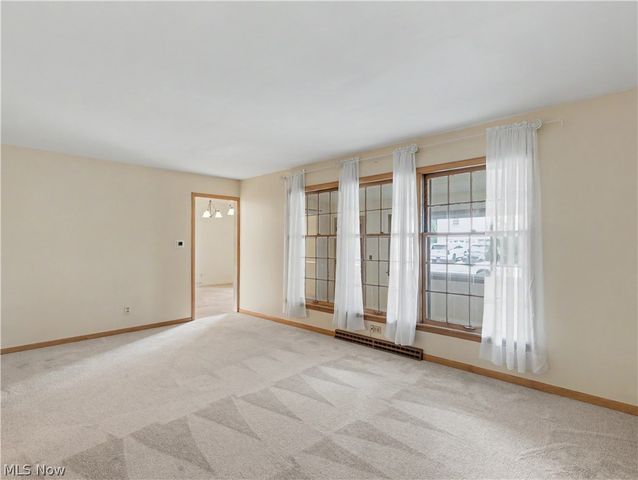 2115 Daniels Avenue, Akron, OH 44312