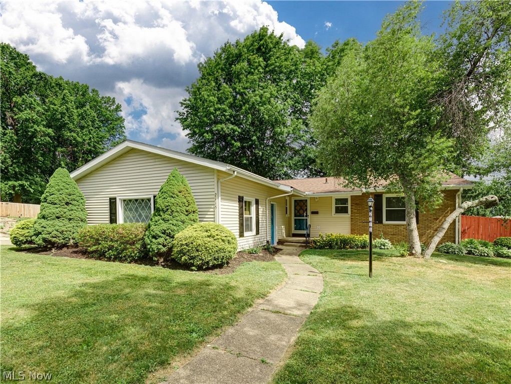 2115 Daniels Avenue, Akron, OH 44312